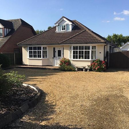 Redcot holiday bungalow Peover Superior Exterior foto